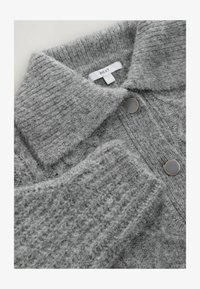 Atlasīts, grey