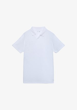 Polo bianca in cotone con maniche corte, colletto classico e design semplice. Il tessuto appare morbido, con texture minima e senza motivi.