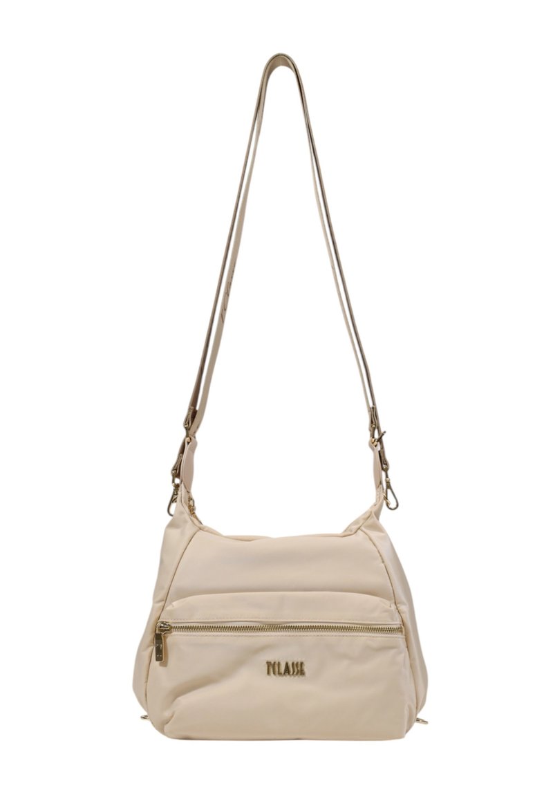 Borsa a spalla sintetica beige con una texture liscia, hardware dorato, tracolla regolabile e tasca frontale con zip. Presenta il logo del marchio in oro.