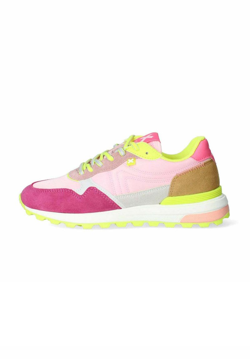 Sneaker multicolori con accenti rosa, viola e giallo neon, upper in suede e tessuto, suola testurizzata e soletta ammortizzata.