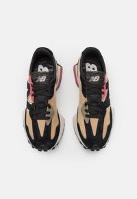 New Balance 327 UNISEX - Sapatilhas - black