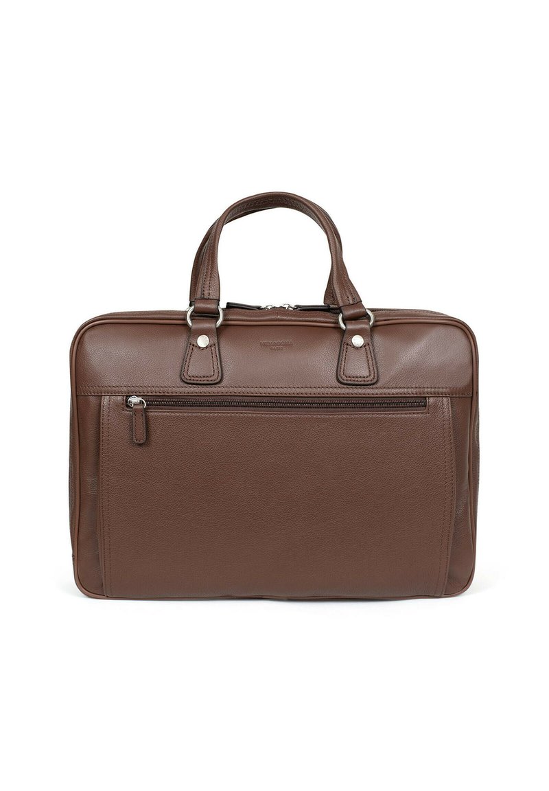 Brązowa skórzana teczka na dokumenty z podwójnymi uchwytami, zamykaną kieszenią z przodu i subtelnym przeszyciem. Gładka tekstura, prostokątny kształt i eleganckie detale w designie.