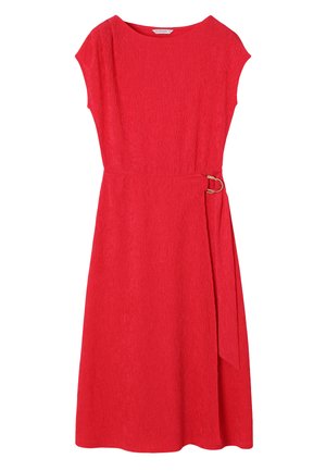 Rode jurk tot op de knie met korte mouwen, ronde hals, gestructureerde stof en een stoffen ceintuur aan de zijkant met een metalen gesp.