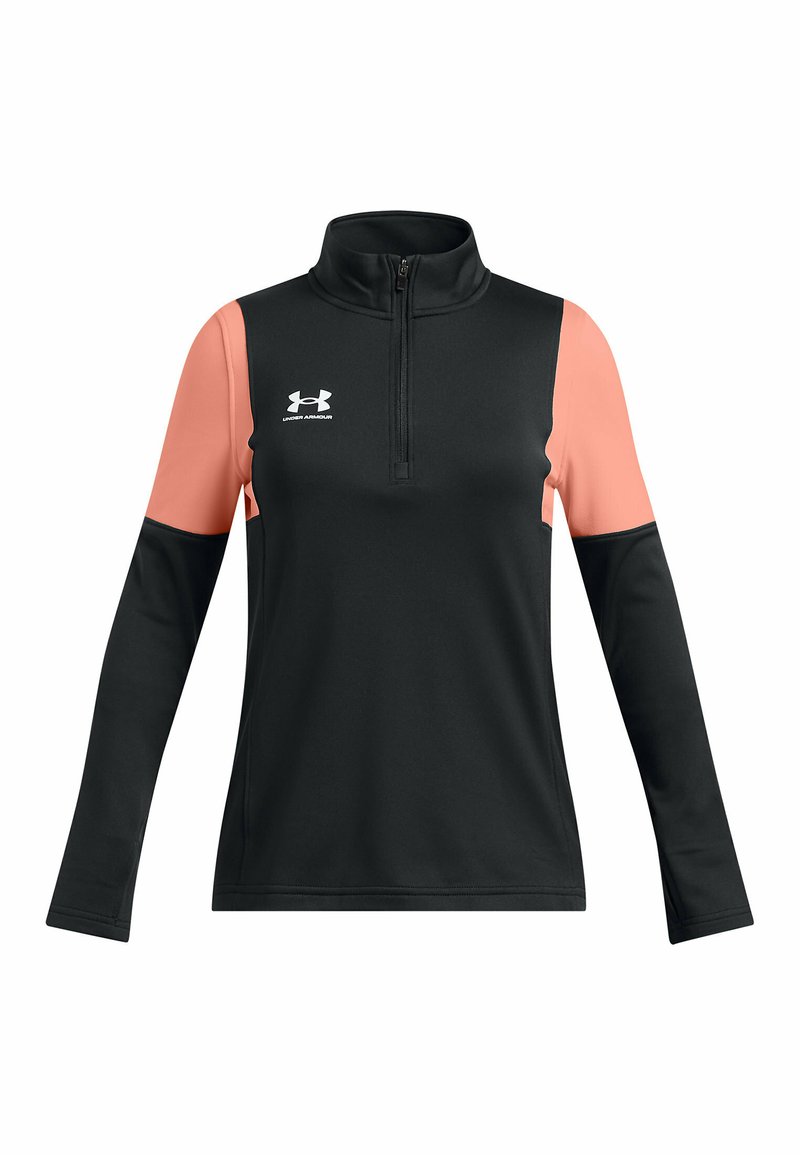 Schwarzer Pullover mit langen Ärmeln und halbem Reißverschluss sowie korallenfarbigen Akzenten auf den Schultern, mit Under Armour-Logo auf der Brust. Weicher, glatter Stoff.