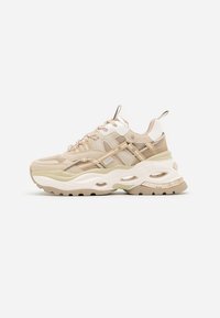 TRIPLET HOLLOW - Sneakers basse - cream