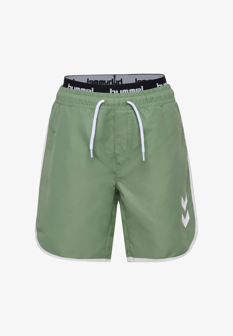 Gröna simbyxor med vit dragsko, med vita sidodetaljer och chevronmönster på sidorna. Elastisk midja.