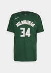 NBA GIANNIS ANTETOKOUNMPO MILWAUKEE BUCKS NAME AND NUMBER TEE - T-shirt con stampa - fir/antetokounmpo