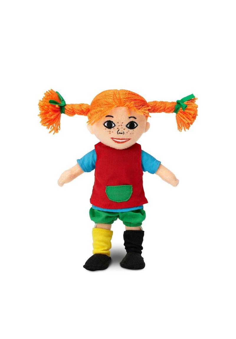 Pop met oranje garen vlechten, sproeten en een glimlachend gezicht. Draagt een rode vest, groene broek, meerkleurige beenwarmers en zwarte schoenen.