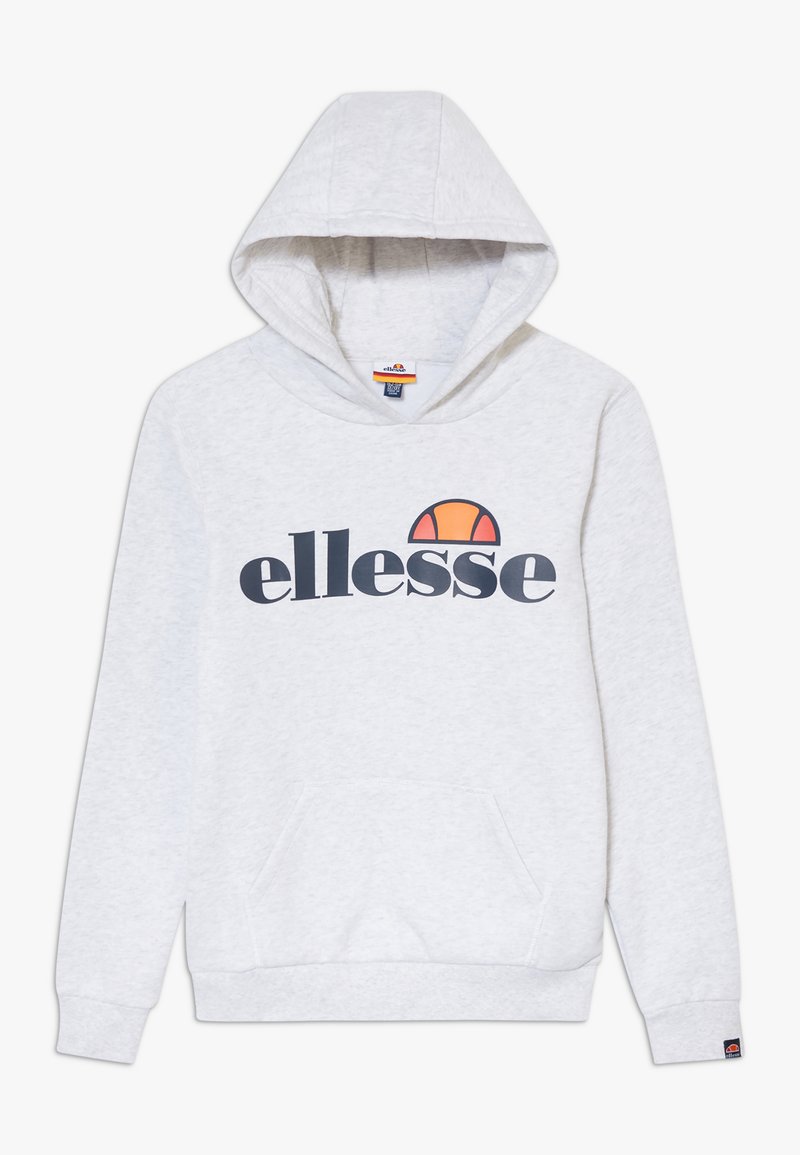 Sudadera gris claro con un bolsillo canguro frontal, capucha con cordón y un gran logotipo de "ellesse" con un acento naranja. Textura de tela suave.