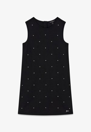 Czarna sukienka bez rękawów z okrągłym dekoltem, ozdobiona małymi białymi zdobieniami oraz subtelnym logo marki na dolnym brzegu.
