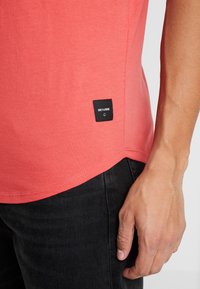 Only & Sons ONSMATT LIFE LONGY TEE  - T-shirt básica - cranberry