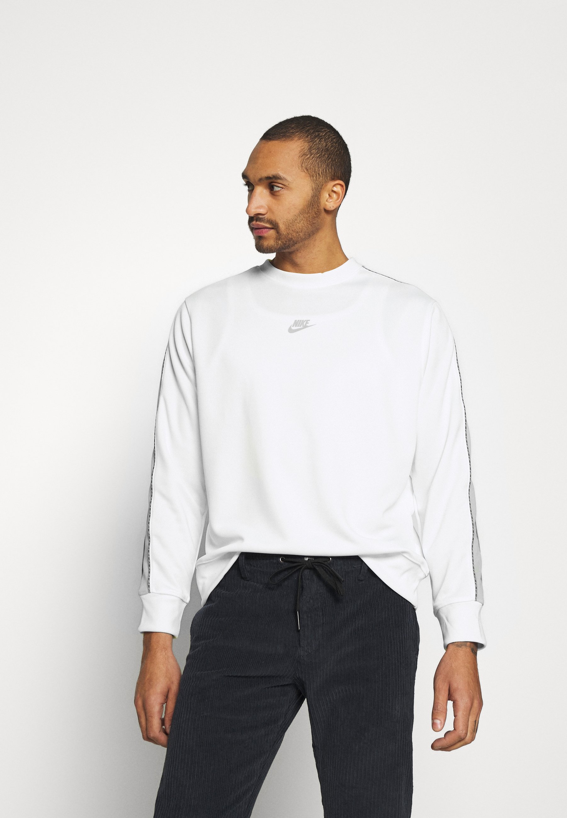 Nike Repeat Crew Sweatshirt Finland, SAVE 52% - craa.cz