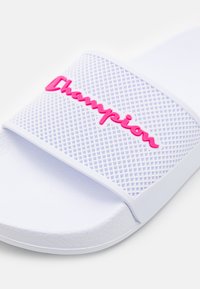 Champion DAYTONA  - Chanclas de baño - white/fucsia