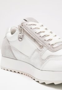Kennel + Schmenger Baskets basses - white