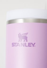 Stanley THE QUENCHER H2.O FLOWSTATE™ TUMBLER UNISEX - Cantimplora - lilac