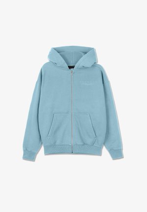 Világoskék, cipzáros kapucnis pulóver, puha pamutból készült, kapucnival, kenguru zsebekkel, valamint bordázott mandzsettákkal és alsó szegéllyel. Diszkrét logóval a mellkason.