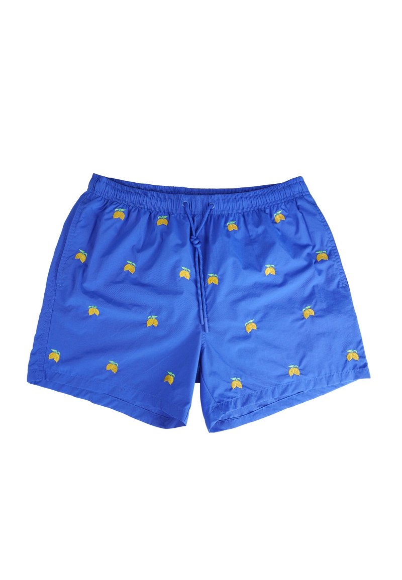 Pantaloni da bagno blu realizzati in tessuto leggero, con piccoli disegni di frutta ricamati in giallo e verde e vita con cordoncino regolabile.