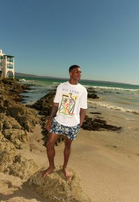 Next HOKUSAI THE GREAT WAVE LICENSE STANDARD - Apdrukāts T-krekls - white picasso