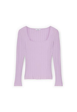 Top di colore lilla a costine con maniche lunghe, scollo quadrato e silhouette aderente, posato disteso su uno sfondo bianco.