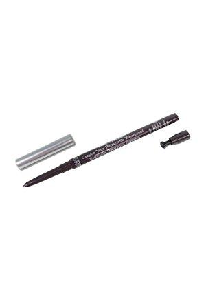 Matita eyeliner nera impermeabile retraibile con cappuccio argentato rimosso e piccolo temperino accanto, su sfondo bianco.