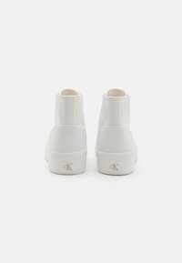 Calvin Klein Jeans Sneakersy wysokie