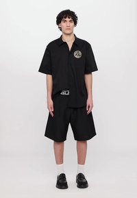 Versace Jeans Couture POP BASIC SOFT - Camicia - black/gold