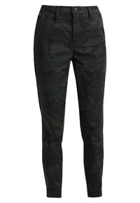Tmavé kalhoty s maskáčovým vzorem z lehkého materiálu; obsahují přední kapsy, zapínání na knoflík a mají slim-fit střih.