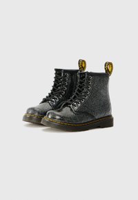 Dr. Martens Botines con cordones - black/silver coloured