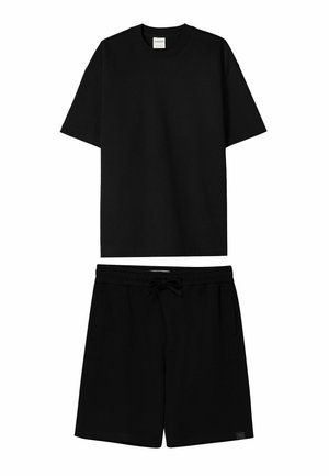 Bershka SET BERMUDA SHORTS AND T-SHIRT - Tracksuit bottoms - black