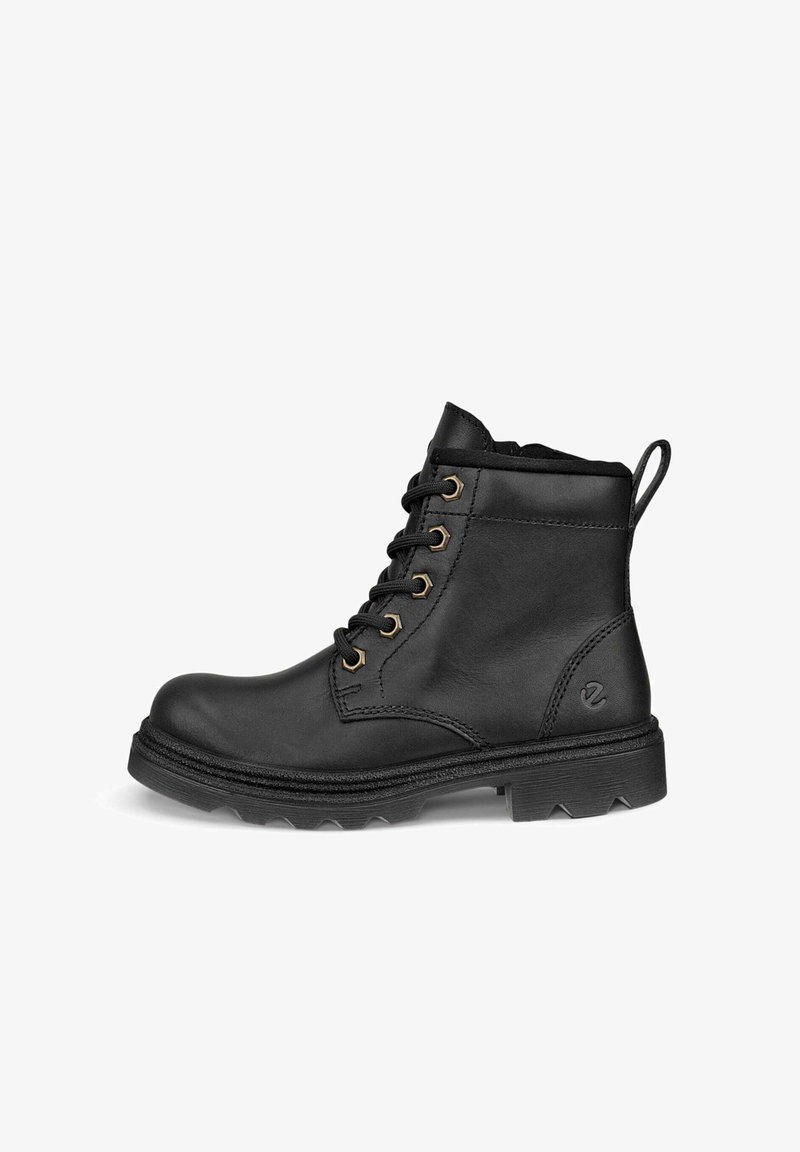 Sort læder ankelstøvle med rund tå, seks gyldne snøreringe, snørebånd, en tekstureret sål og en pull-tab bagpå.