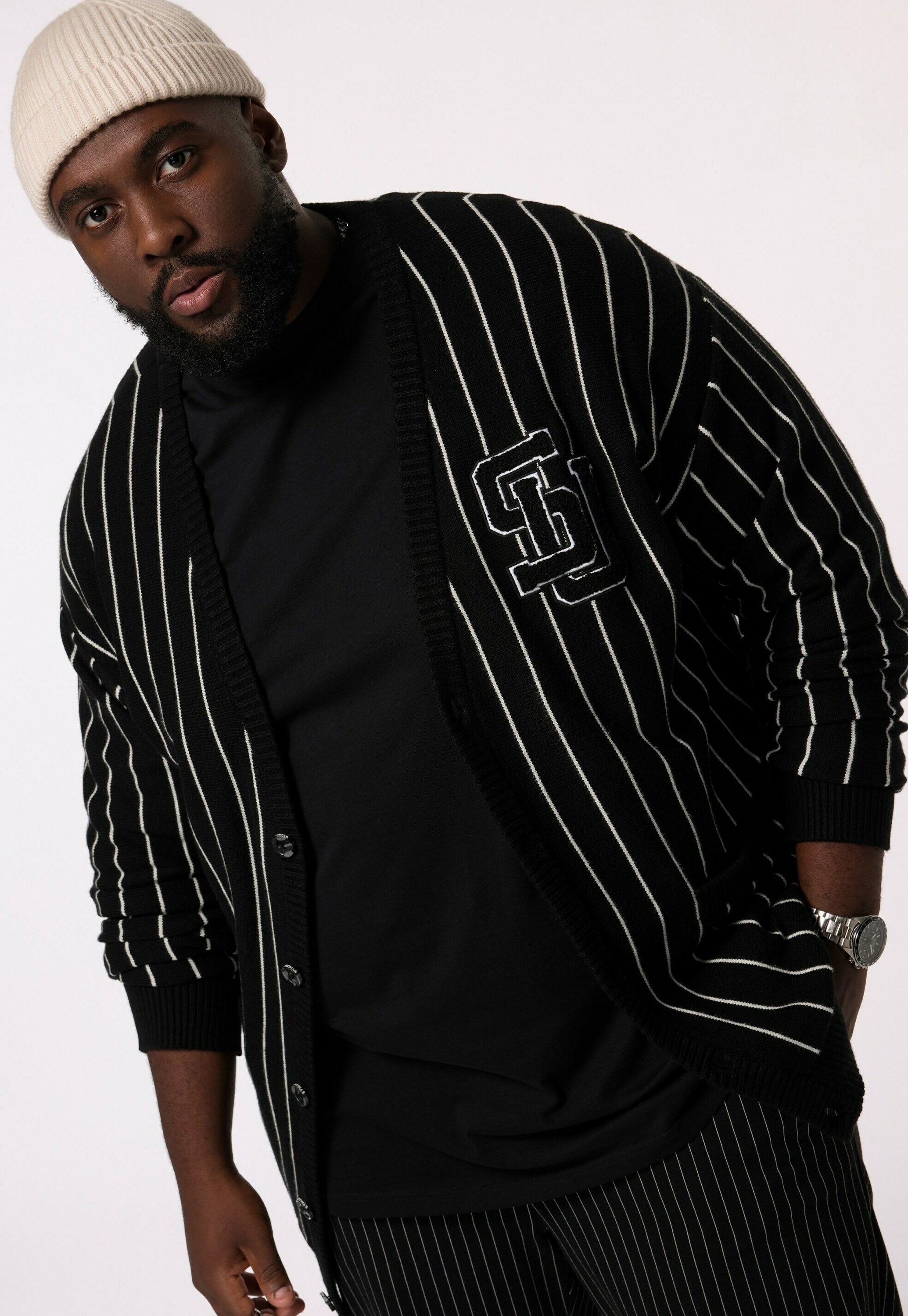 STHUGE NADELSTREIFEN V-AUSSCHNITT BADGE - Cardigan - black - Zalando