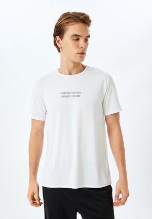 - T-shirt z nadrukiem