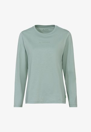 Chemise à manches longues vert clair en matériau doux, avec un col rond et un logo discret imprimé sur le devant. Design simple et décontracté.
