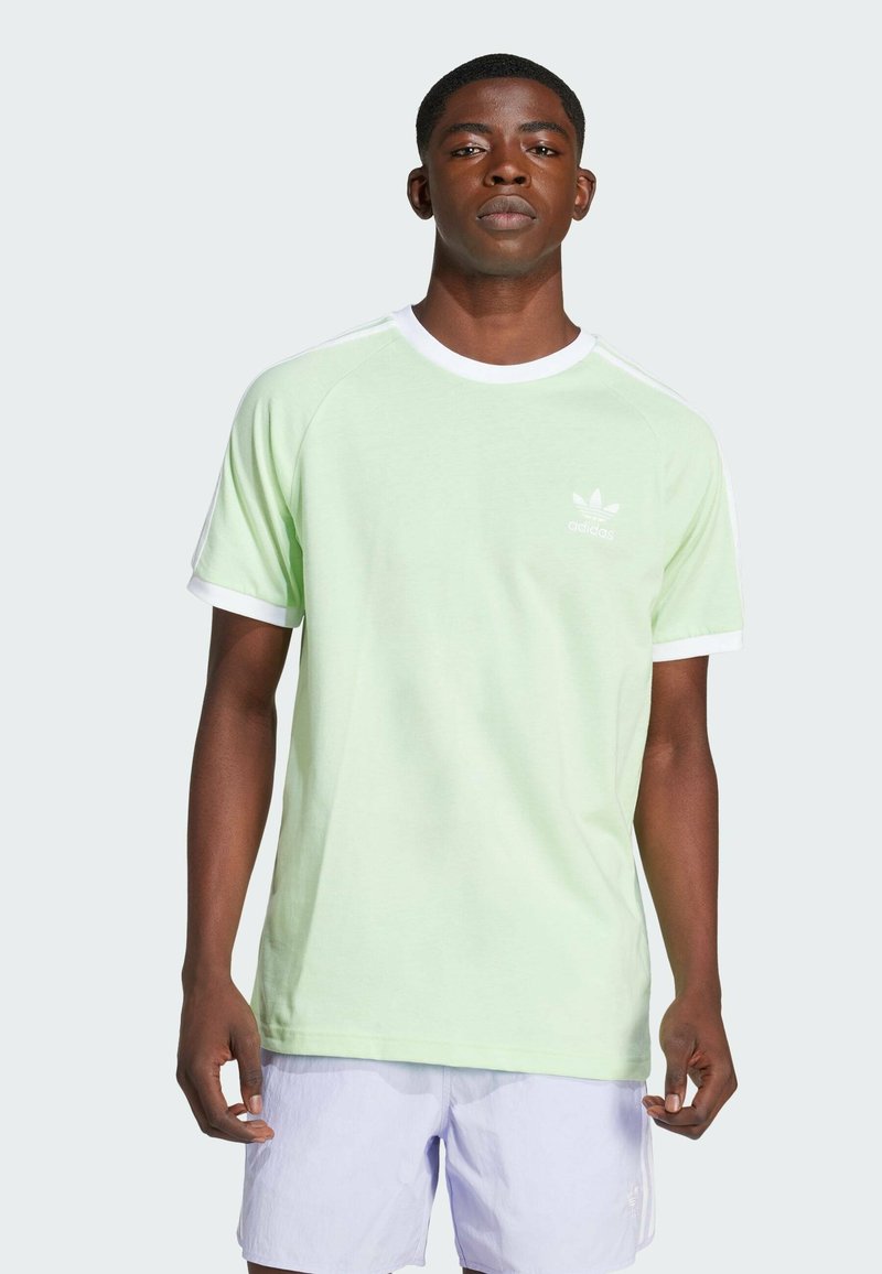 adidas Originals ADICOLOR CLASSICS 3-STRIPES - Marškinėliai su spaudiniu - semi green spark