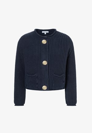 Marineblauer, gestrickter, kurz geschnittener Cardigan mit rundem Ausschnitt, versehen mit drei großen goldenen Knöpfen und zwei Vorderentaschen. Strukturierte Stoffdetails.