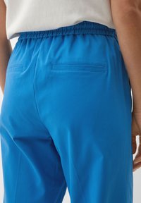 s.Oliver MIT ELASTIKBUND - Spodnie treningowe