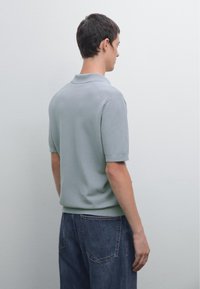 Massimo Dutti LIGHTWEIGHT V-NECK - Polotričko - blue