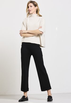 COMFY CHIC - Trousers - black