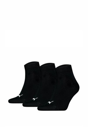 Schwarze Knöchelsocken im Set von drei, mit gerippten Bündchen, glatter Textur und einem kleinen weißen Logo an der Spitze.