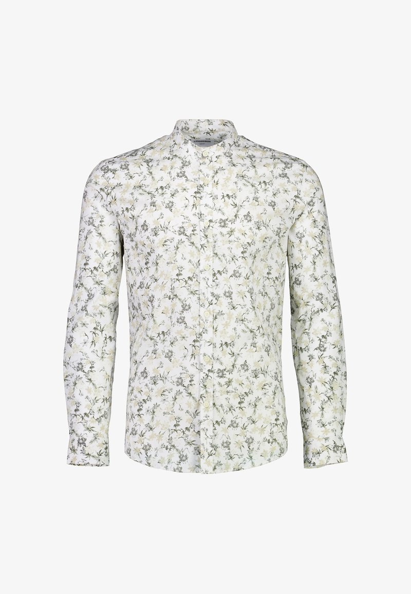 Koszula z długim rękawem z białej tkaniny z kwiatowym wzorem w odcieniach zieleni i kremu, z klasycznym kołnierzykiem i zapinana na guziki z przodu.