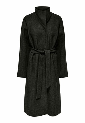 Cappotto di lana grigio scuro con colletto alto, maniche lunghe e cintura legata in vita; presenta una texture morbida e un design semplice ed elegante.