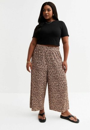 New Look Curves CURVES LEOPARD PRINT WIDE LEG - Trousers - brown pattern