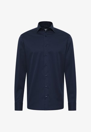 Marineblaue Langarmbluse mit glatter Textur, Knopfleiste und klassischem Kragen; verfügt über dunkle Knöpfe und einen halb taillierten Schnitt.