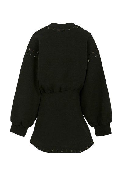 Abito nero a maniche lunghe con maniche a sbuffo, vita elasticizzata, scollatura rotonda e piccoli dettagli in occhio di bue dorati sulle spalle, sulla scollatura e sull'orlo.