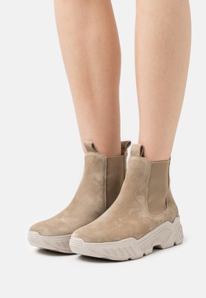 Kennel + Schmenger, Boots à talons - off-white