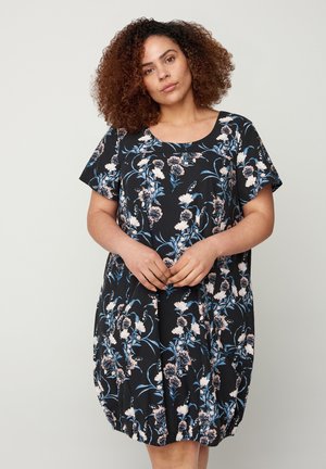 Zizzi KURZARM MIT PRINT - Φόρεμα ημέρας - black flower