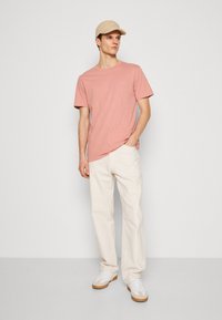 BOSS TEGOOD - Basic póló - open pink