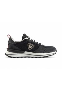 Zapatilla deportiva negra con parte superior de ante y malla, cordones blancos, logo en el lateral y una entresuela texturizada y moteada.