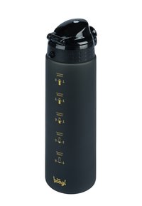 Schwarze matte Wasserflasche, zylindrische Form, aus Kunststoff, mit Maßmarkierungen in Gold und einem schwarzen Klappdeckel.