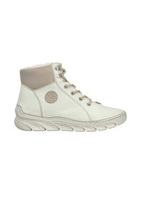 Witte leren enkellaarzen met een beige synthetisch bovenwerk, ronde neus, bruine veters en een geprofileerde zool met zigzaggroeven voor grip.
